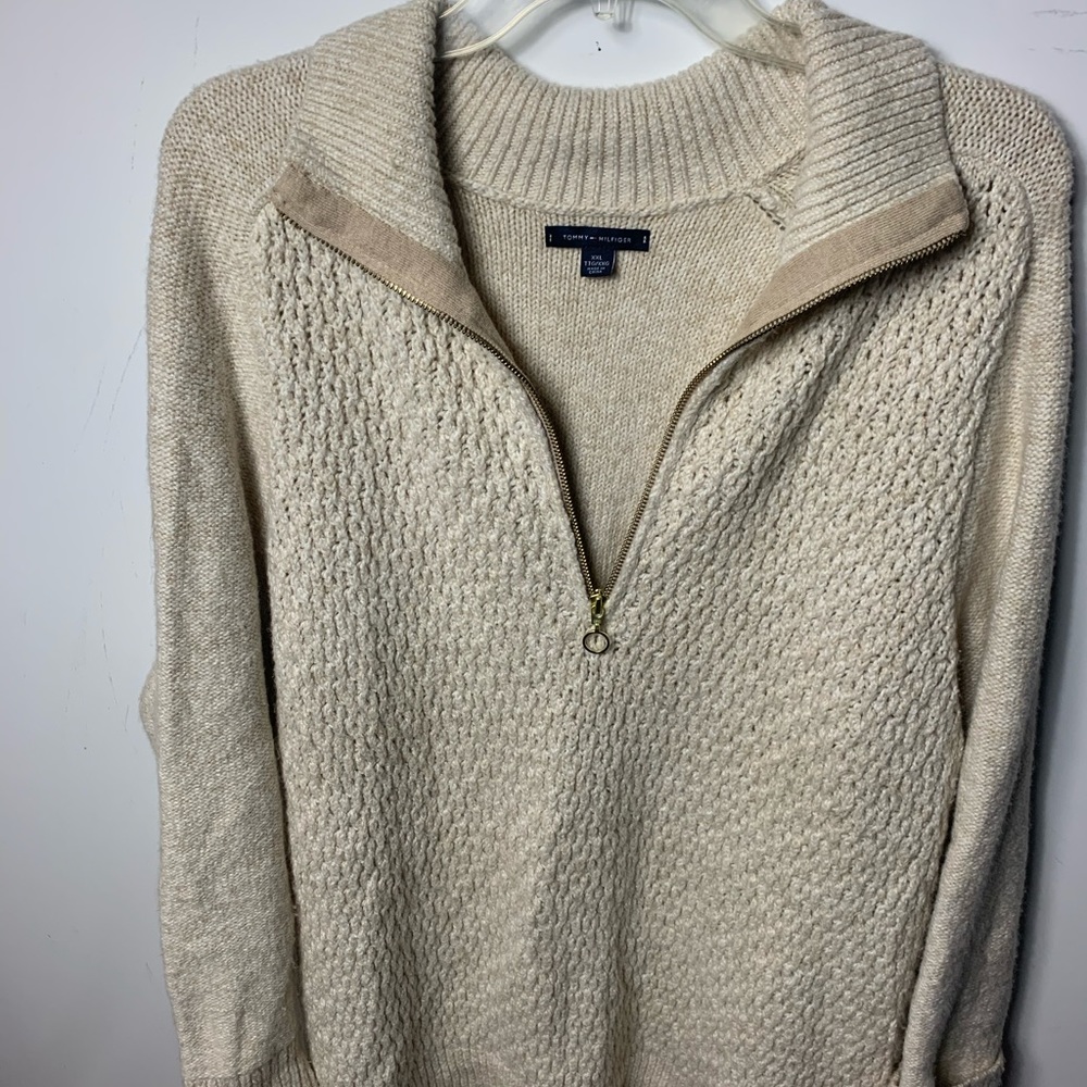 Tommy Hilfiger XXL Men’s Sweater Tan open knit.